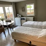 Guest house Logeren Bij Van Heeren 3*