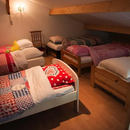 招待所 罗根凡麒麟住宿加早餐旅馆 马德